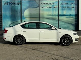 2020 Skoda Octavia III (A7) Рестайлинг, белый, 1910000 рублей, вид 4