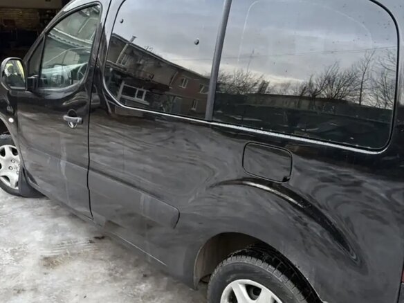 2010 Peugeot Partner II, чёрный - вид 2