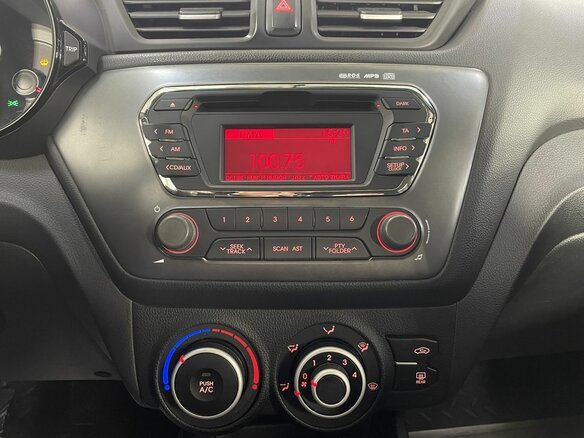 2012 Kia Rio 5-speed III, бежевый, 765000 рублей - вид 11