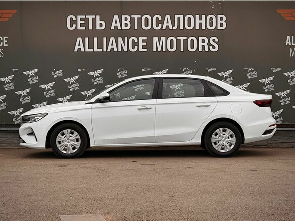 2024 Geely Emgrand II, белый - вид 3