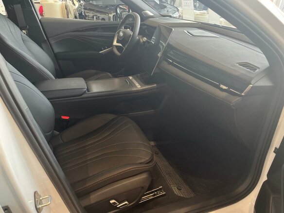 2026 Geely Preface I, белый - вид 4