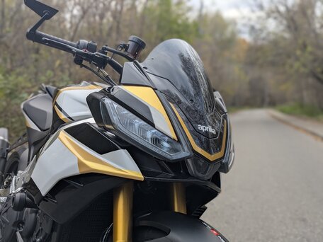 2024 Aprilia Tuono V4, белый, 2100000 рублей, вид 3