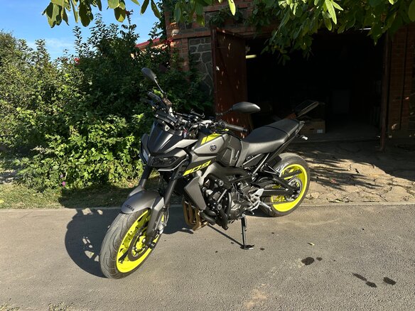 2017 Yamaha MT-09 (FZ-09), серый, 1190000 рублей - вид 5
