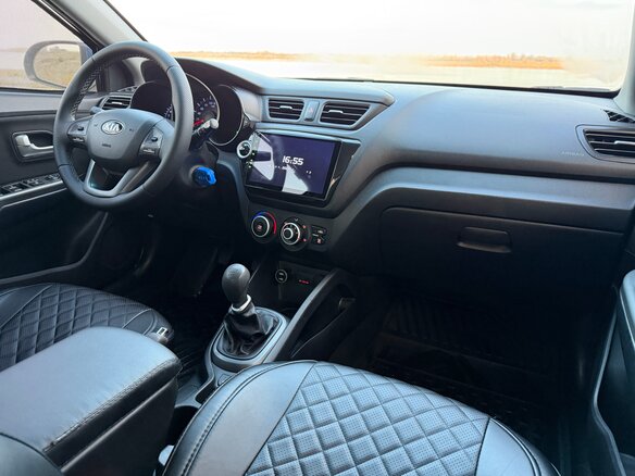 2013 Kia Rio 5-speed III, синий, 900000 рублей - вид 19