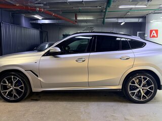 2021 BMW X6 40i III (G06), серебристый, 8800000 рублей, вид 5