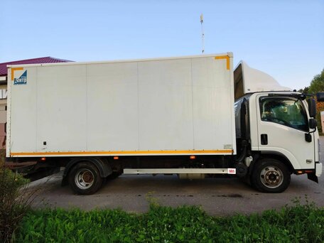 2020 Isuzu Elf (N-series), белый, 2600000 рублей, вид 3