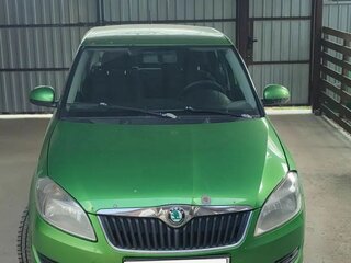 2011 Skoda Fabia II Рестайлинг, зелёный, 360000 рублей, вид 2