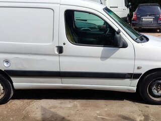 2001 Peugeot Partner I, белый, 330000 рублей, вид 2