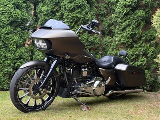 2017 Harley-Davidson Road Glide, зелёный, 1600000 рублей, вид 2