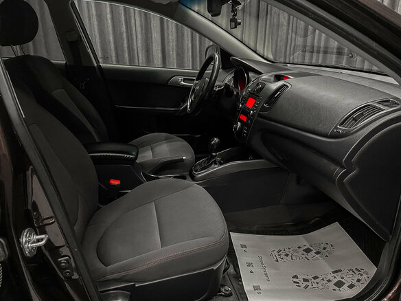 2011 Kia Cerato 6-speed II, красный - вид 9