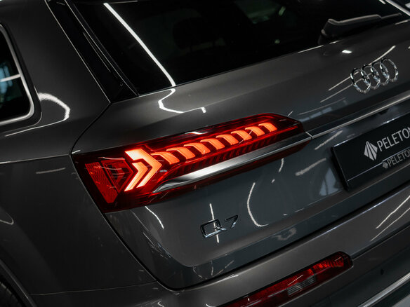 2021 Audi Q7 45 TFSI II (4M) Рестайлинг, серый, 5000000 рублей - вид 29