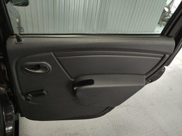 2011 Renault Logan I Рестайлинг, чёрный - вид 16