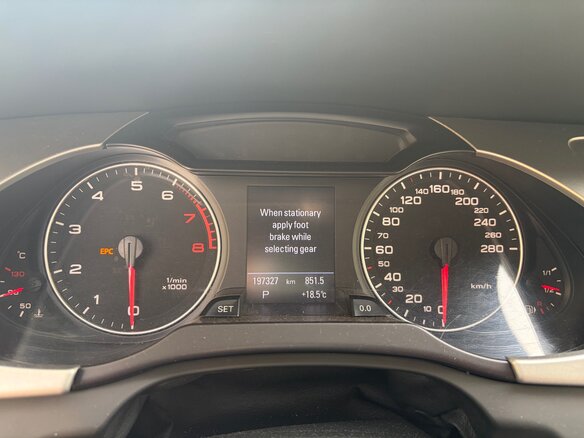 2010 Audi A4 IV (B8), чёрный, 1050000 рублей - вид 4