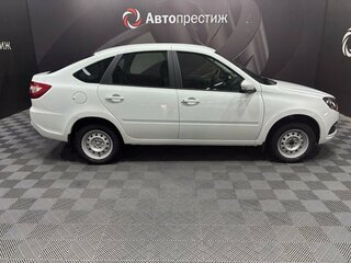 2026 Lada (ВАЗ) Granta I Рестайлинг, белый, 1098000 рублей, вид 4