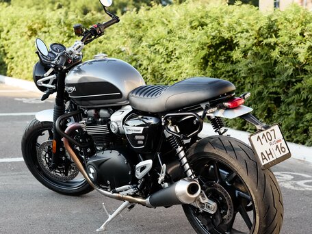 2019 Triumph Speed Twin, серый, 1099000 рублей, вид 2
