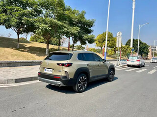 2023 Mazda CX-50, бежевый, 2770000 рублей, вид 5