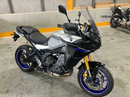 2022 Yamaha MT-09 Tracer (FJ-09), серебристый, 1327000 рублей, вид 1