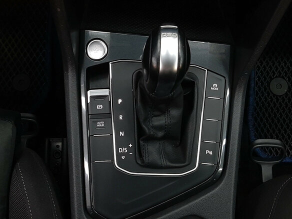 2018 Volkswagen Tiguan II, чёрный, 2119000 рублей - вид 15