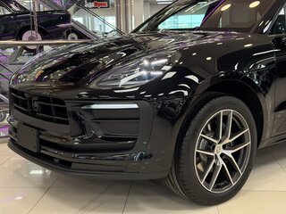 2025 Porsche Macan I Рестайлинг 2, чёрный, 11495000 рублей, вид 5