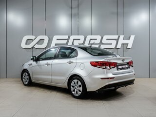 2015 Kia Rio III Рестайлинг, серебристый, 979000 рублей, вид 2