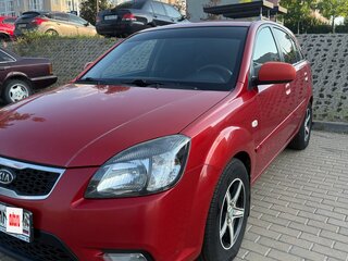2009 Kia Rio II Рестайлинг, красный, 350000 рублей, вид 4