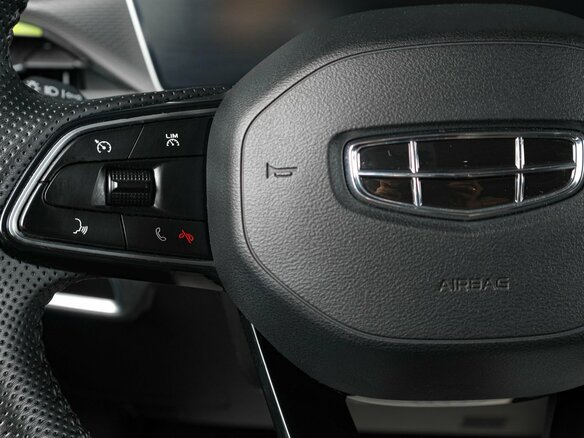 2023 Geely Coolray (Binyue Cool) I Рестайлинг, белый, 2299000 рублей - вид 13