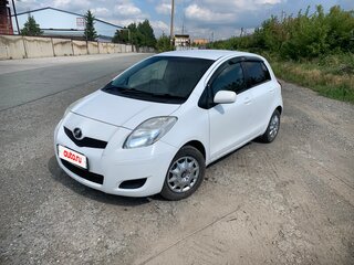 2010 Toyota Vitz II (XP90), белый, 600000 рублей, вид 1