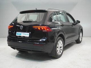 2020 Volkswagen Tiguan II, чёрный, 1770000 рублей, вид 5