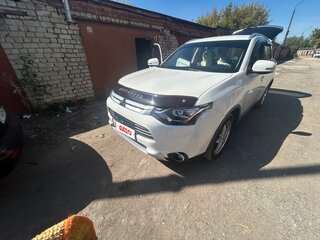 2014 Mitsubishi Outlander III Рестайлинг, белый, 1600000 рублей, вид 2