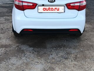 2014 Kia Rio 5-speed III, белый, 850000 рублей, вид 2