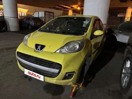 2009 Peugeot 107 I Рестайлинг, жёлтый, 305800 рублей, вид 1