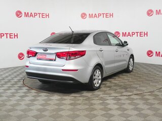 2016 Kia Rio III Рестайлинг, серебристый, 1054000 рублей, вид 5