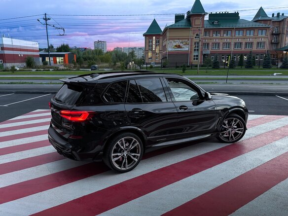 2019 BMW X5 M50d IV (G05/G18), чёрный, 5500000 рублей - вид 13