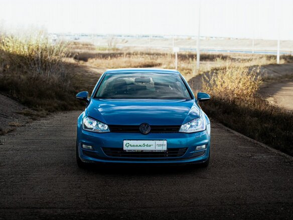 2013 Volkswagen Golf VII, голубой, 990000 рублей - вид 3