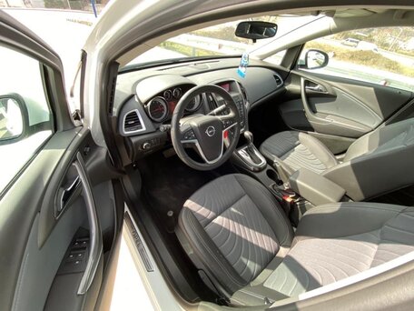 2013 Opel Astra J Рестайлинг, белый, 830000 рублей, вид 5