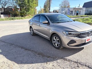 2020 Volkswagen Polo VI, коричневый, 1480000 рублей, вид 2