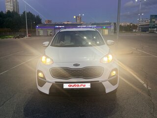 2021 Kia Sportage IV Рестайлинг, белый, 2100000 рублей, вид 1