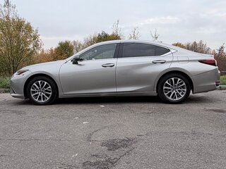 2022 Lexus ES 200 VII Рестайлинг, серебристый, 4399000 рублей, вид 3