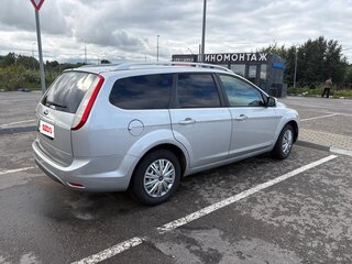 2011 Ford Focus II Рестайлинг, серебристый, 600000 рублей, вид 2
