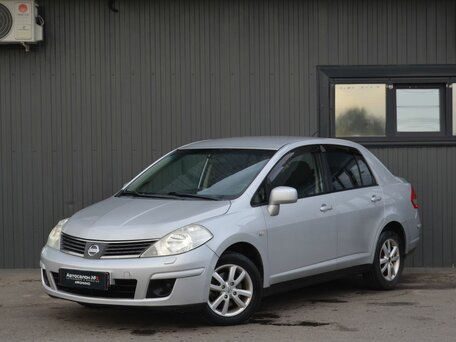 Nissan Tiida I