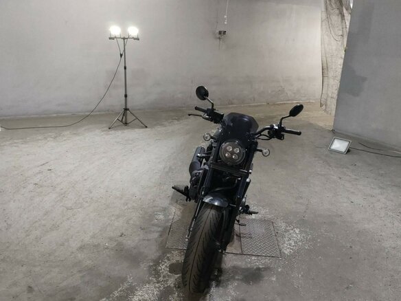 2021 Honda CMX 1100 Rebel, чёрный - вид 2