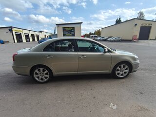 2006 Toyota Avensis II Рестайлинг, серебристый, 699999 рублей, вид 4