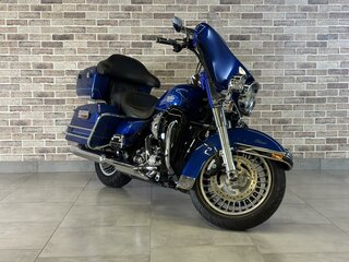 2010 Harley-Davidson Electra Glide, синий, 912000 рублей, вид 3