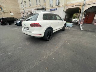 2011 Volkswagen Touareg II, белый, 1500000 рублей, вид 2