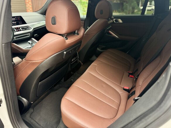 2021 BMW X6 30d III (G06), белый, 7590000 рублей - вид 10