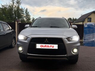 2010 Mitsubishi Outlander II Рестайлинг, серебристый, 1100000 рублей, вид 2