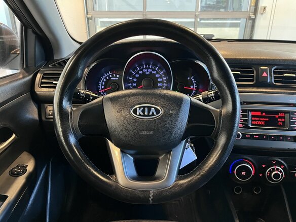 2012 Kia Rio III, серый, 600000 рублей - вид 9