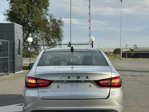 2026 Lada (ВАЗ) Vesta I Рестайлинг (NG), серебристый, 2035000 рублей - вид 4