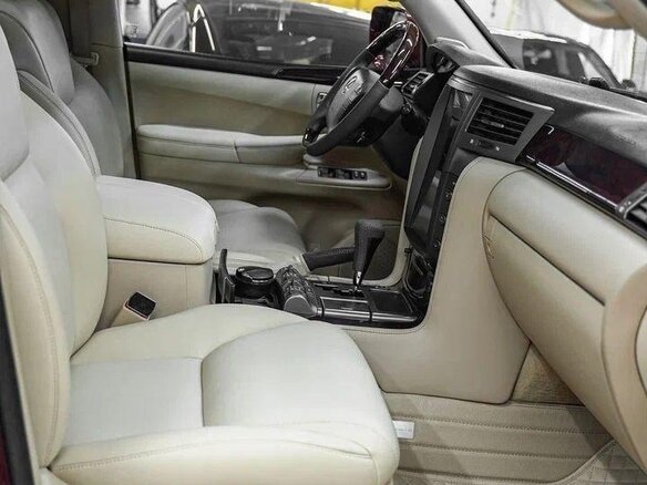 2008 Lexus LX 570 III, красный, 3500000 рублей - вид 9