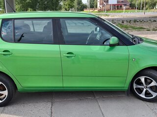 2011 Skoda Fabia II Рестайлинг, зелёный, 510000 рублей, вид 4